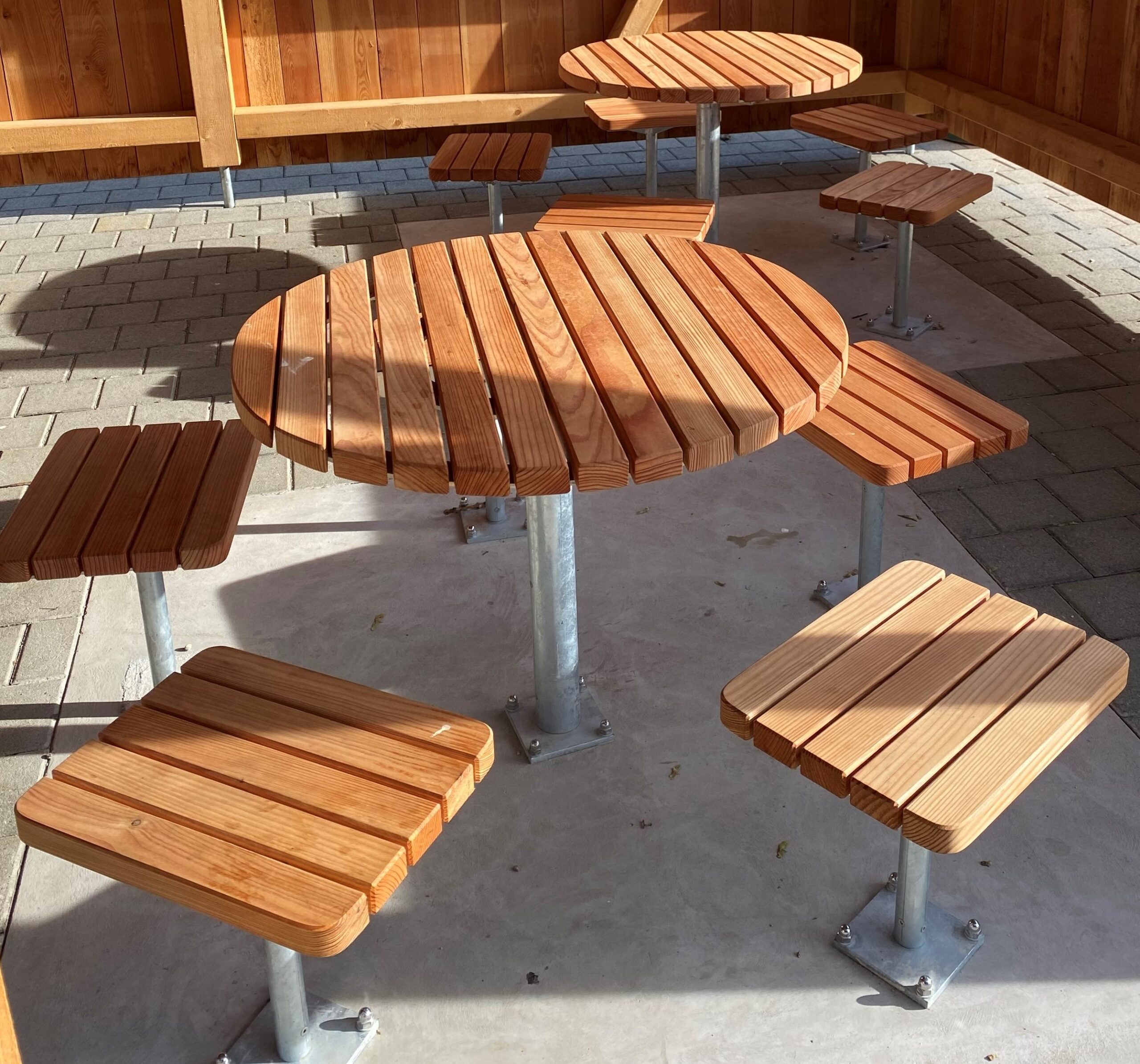 Hocker in Esche, Massivholz